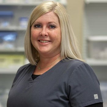 Image of woman named Lacy compounding pharmacy technician in Dayton, Ohio.